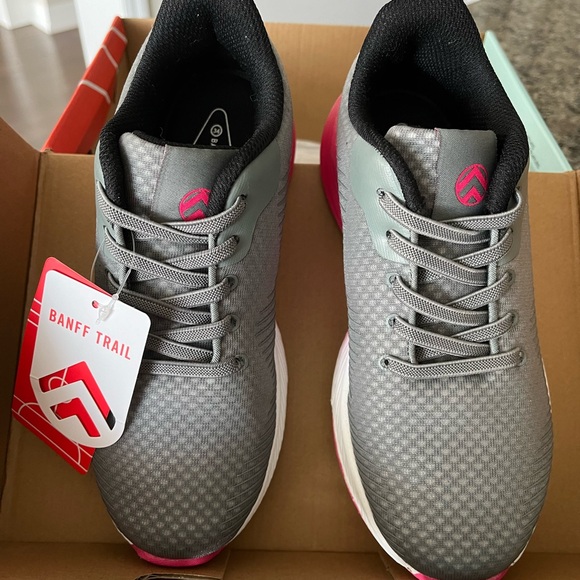 Brand new sneakers for girls - Picture 1 of 5